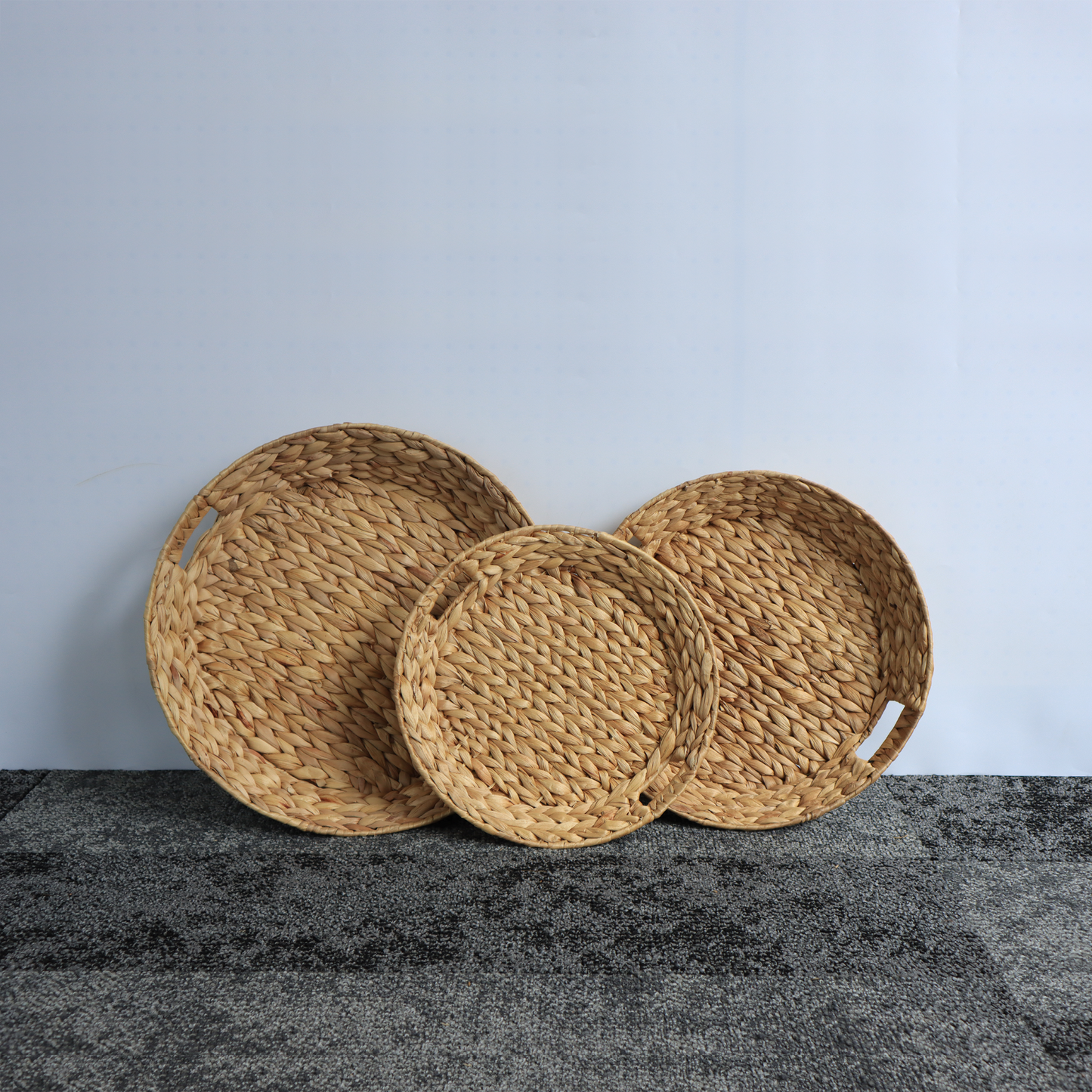 Eden Grace Set of 3 Hand Woven Tapered Round Wicker Serving Trays, Arrow Weave Design with Handles, Tea Tray, Fruit Basket for Coffee Table and Breakfasts