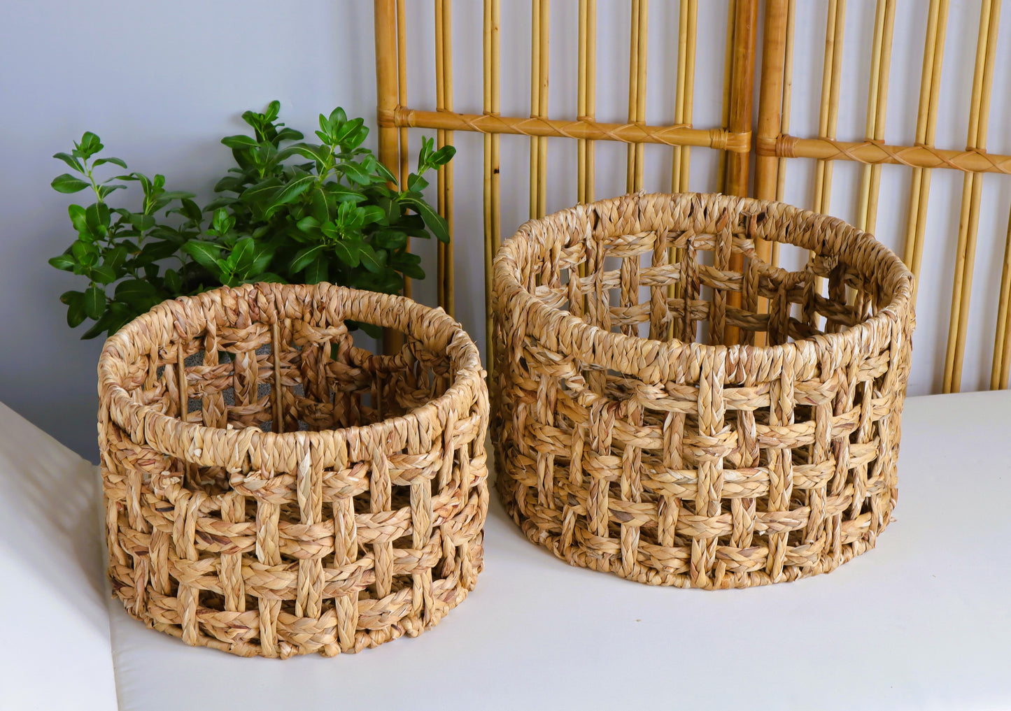 Eden Grace - Set of 2 Round Eco-Friendly Wicker Baskets with Double Rim, Iron Frame, and Hole Handles - Braid Karo Weave, Natural Color